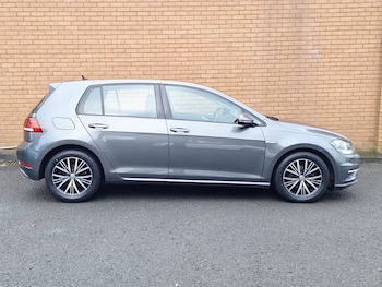 Used Volkswagen Golf 2018 for sale - 77771627: Photo