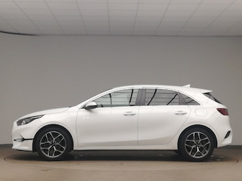 Used Kia Ceed 2024 for sale - 76745747: Photo