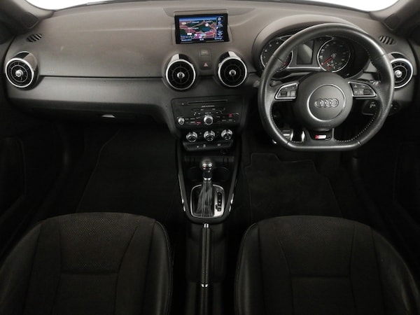 Used Audi A1 2018 for sale - 76191551: Photo 2