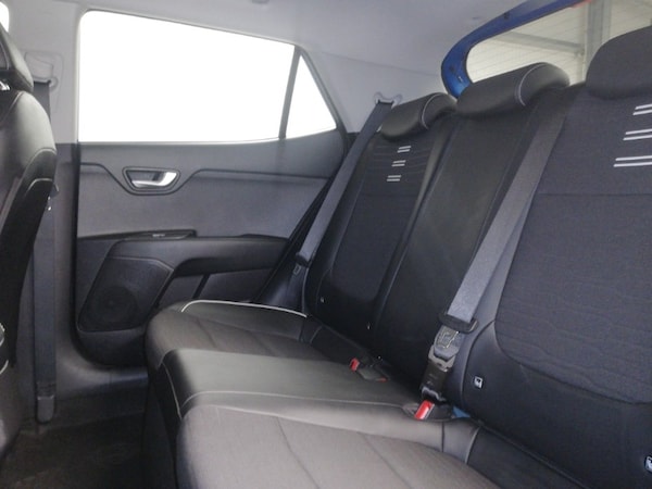 Used Kia Stonic 2023 for sale - 76054781: Photo 6
