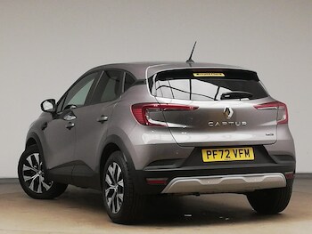 Used Renault Captur 2023 for sale - 77689678: Photo