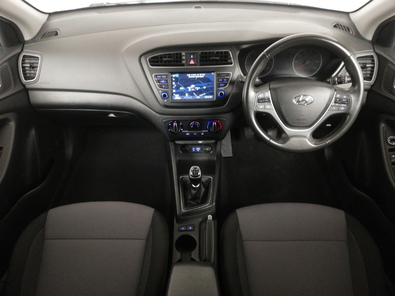 Used Hyundai i20 2020 for sale - 76543880: Photo 2