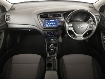 Used Hyundai i20 2020 for sale - 76543880: Photo