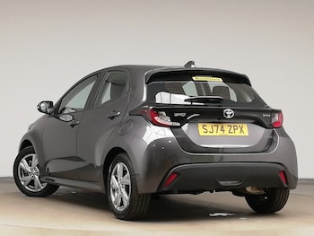 Used Toyota Yaris 2024 for sale - 75514211: Photo