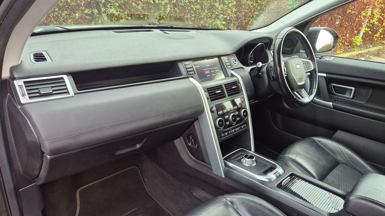 Used Land Rover Discovery Sport 2016 for sale - 77255600: Photo 11