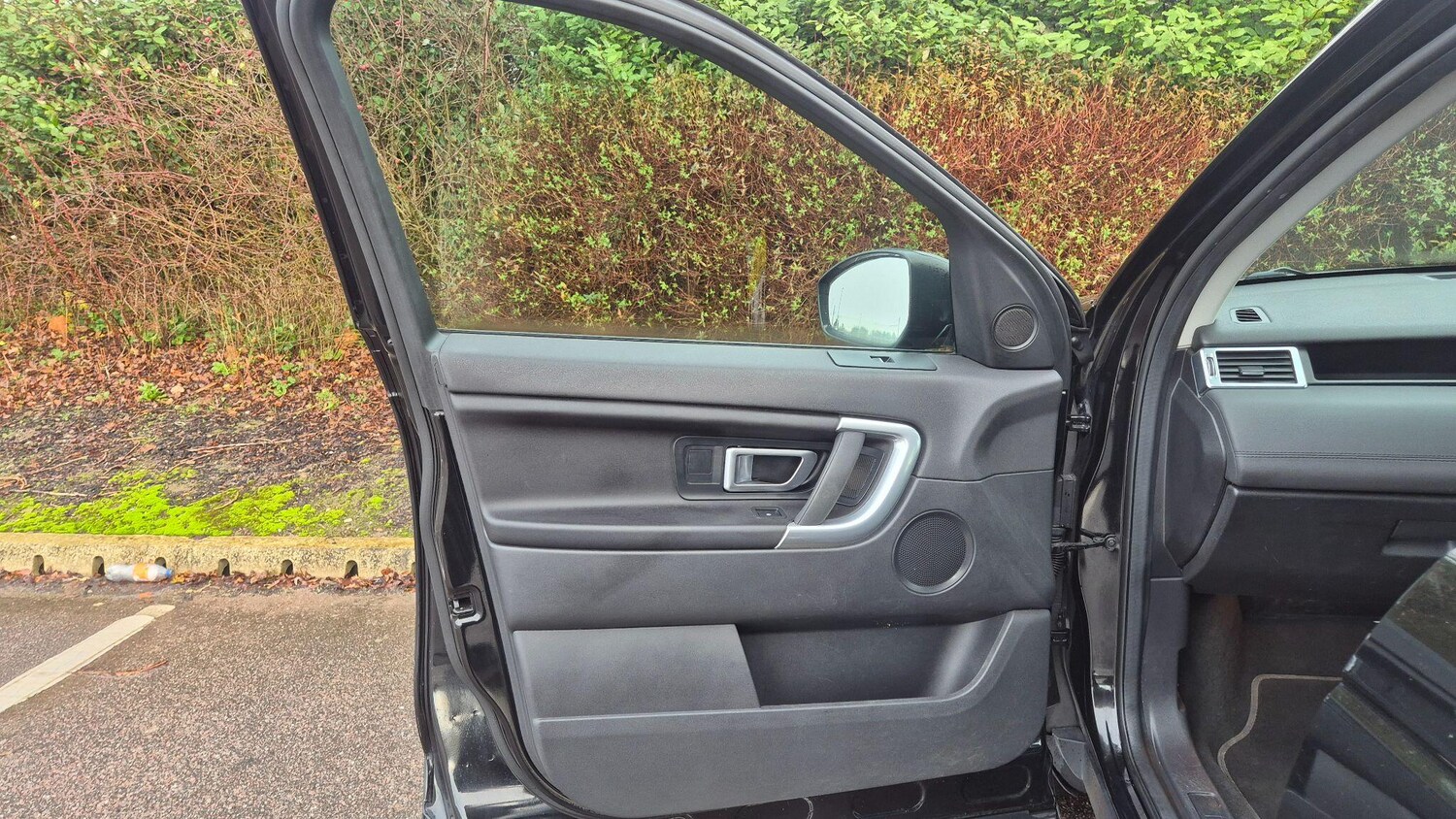 Used Land Rover Discovery Sport 2016 for sale - 77255600: Photo 25