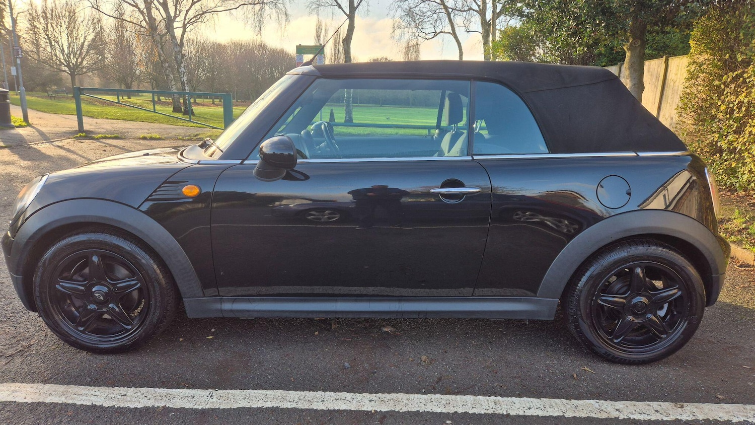 Used MINI Convertible 2009 for sale - 77253635: Photo 6