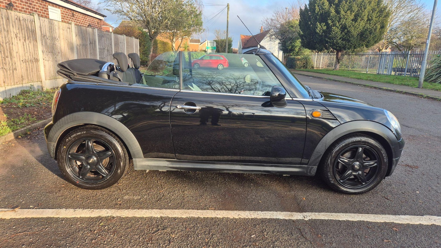 Used MINI Convertible 2009 for sale - 77253635: Photo 9