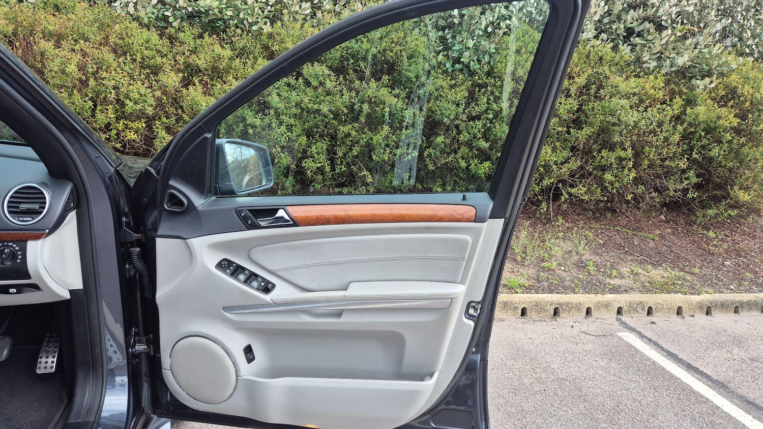 Used Mercedes-Benz GL Class 2010 for sale - 78048014: Photo 27