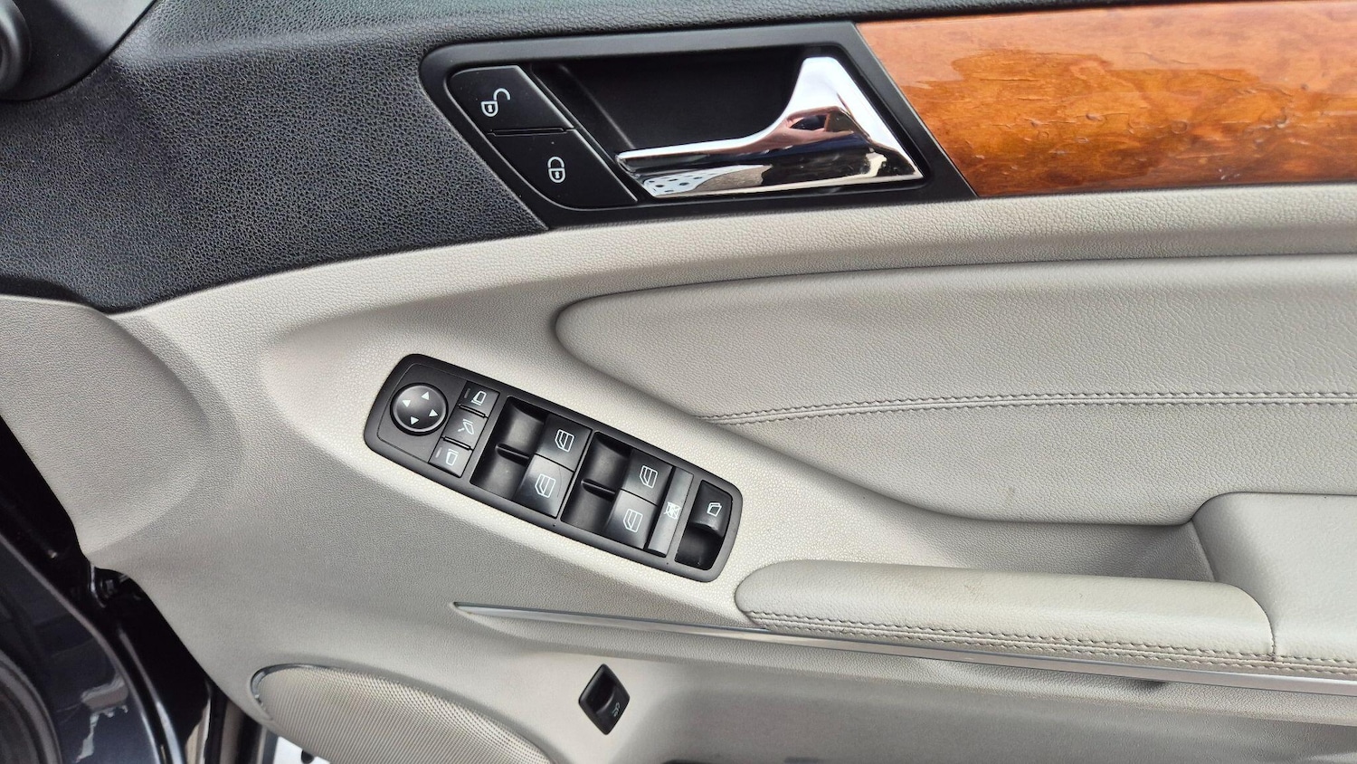 Used Mercedes-Benz GL Class 2010 for sale - 78048014: Photo 28