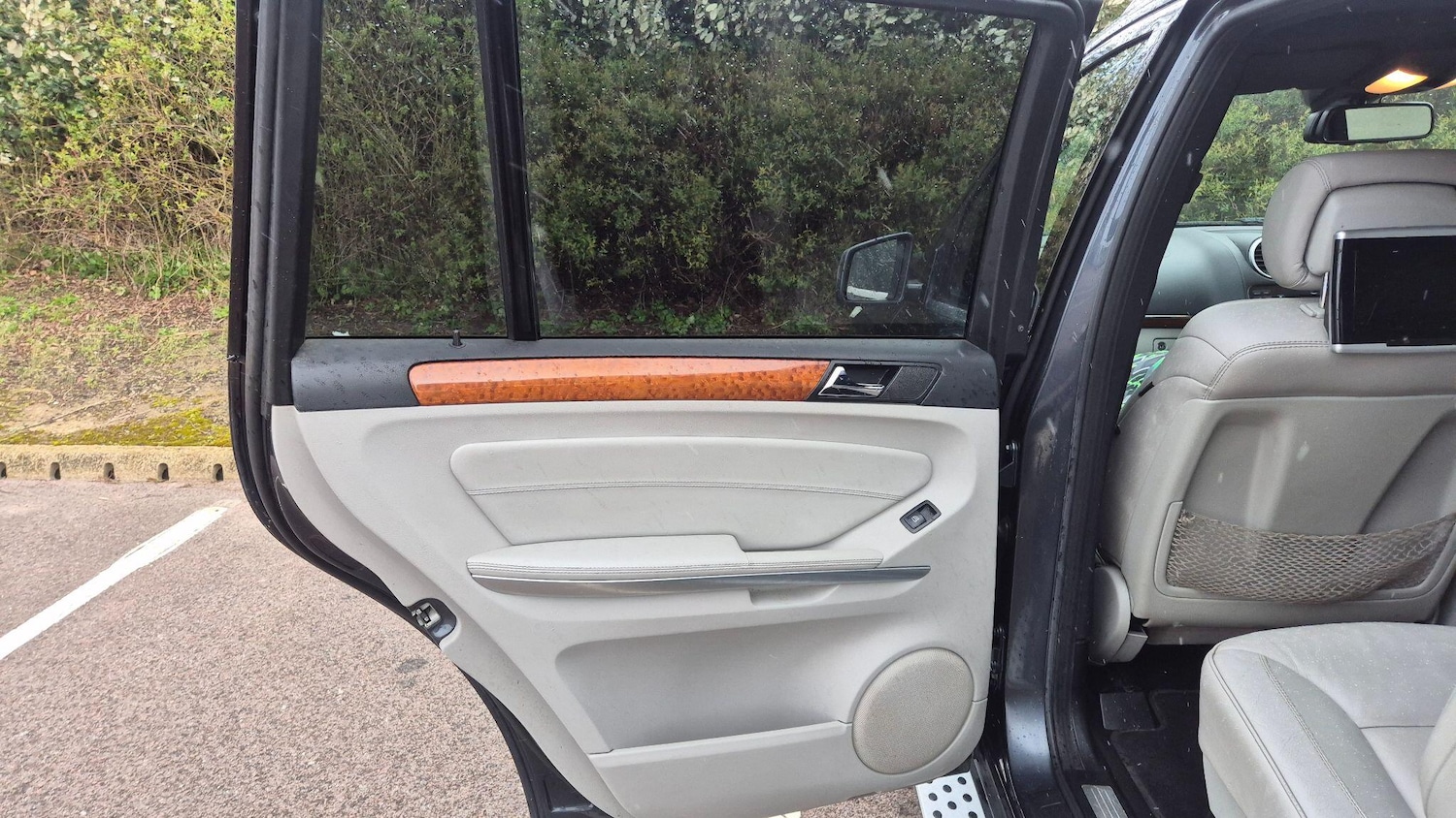 Used Mercedes-Benz GL Class 2010 for sale - 78048014: Photo 30