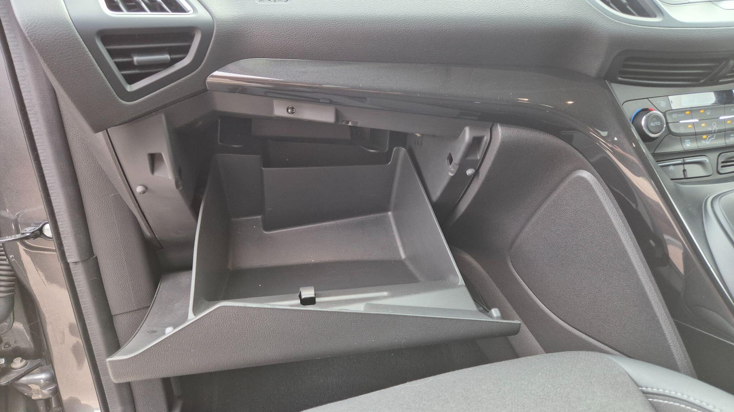 Used Ford Kuga 2017 for sale - 77255602: Photo 43