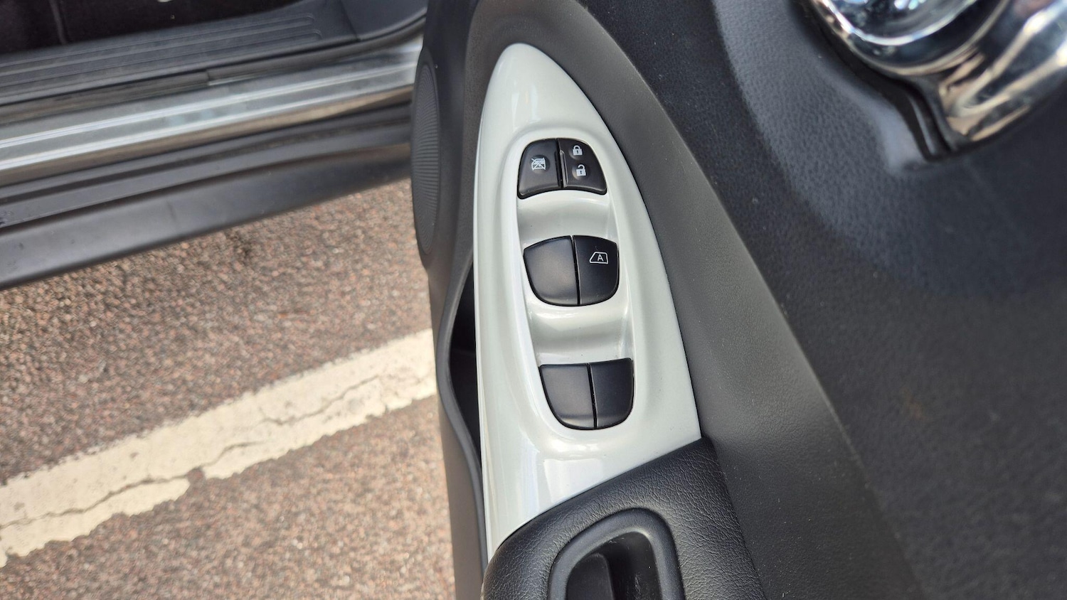 Used Nissan Juke 2017 for sale - 77633880: Photo 20