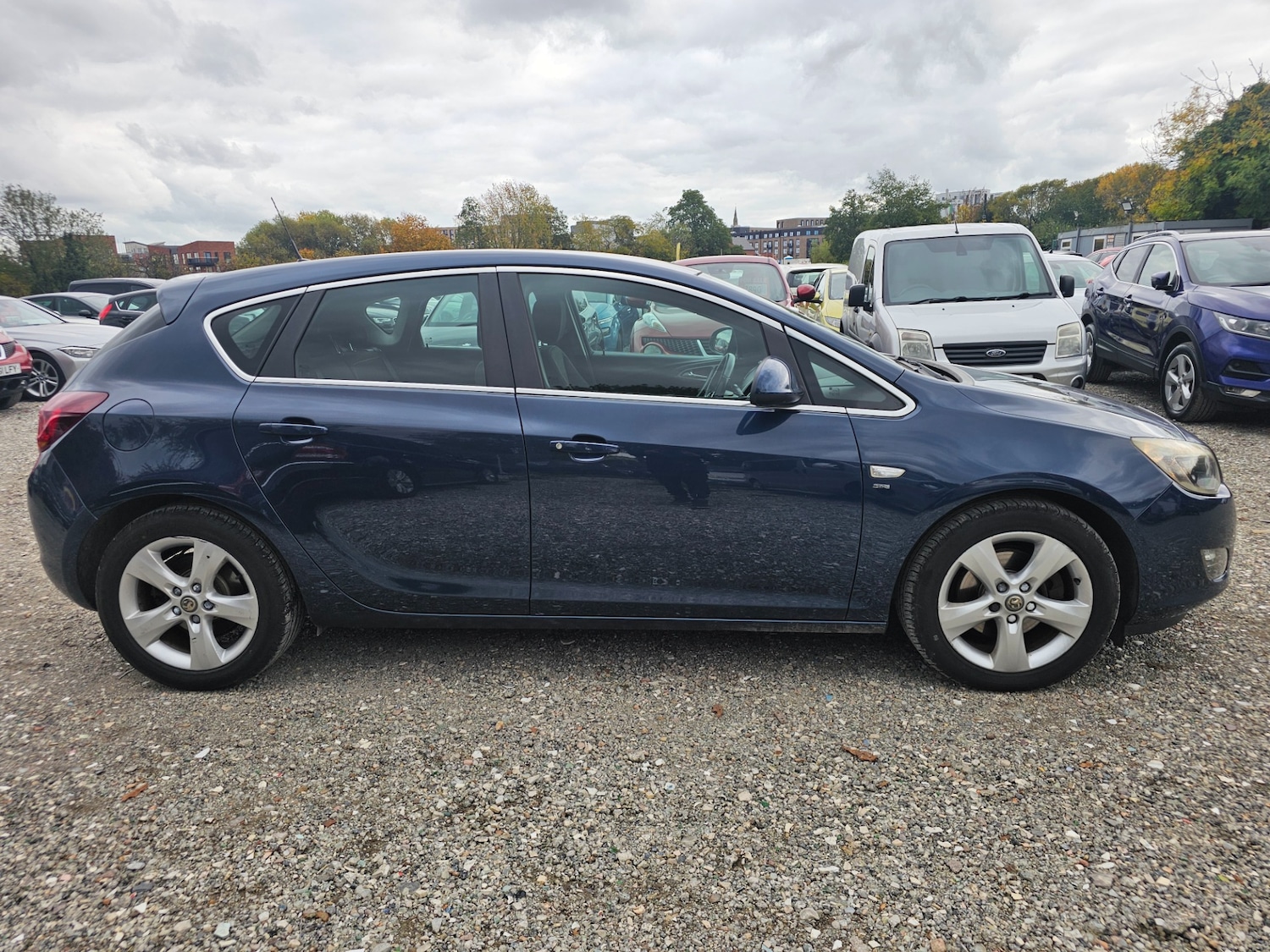 Used Vauxhall Astra 2011 for sale - 76163771: Photo 2