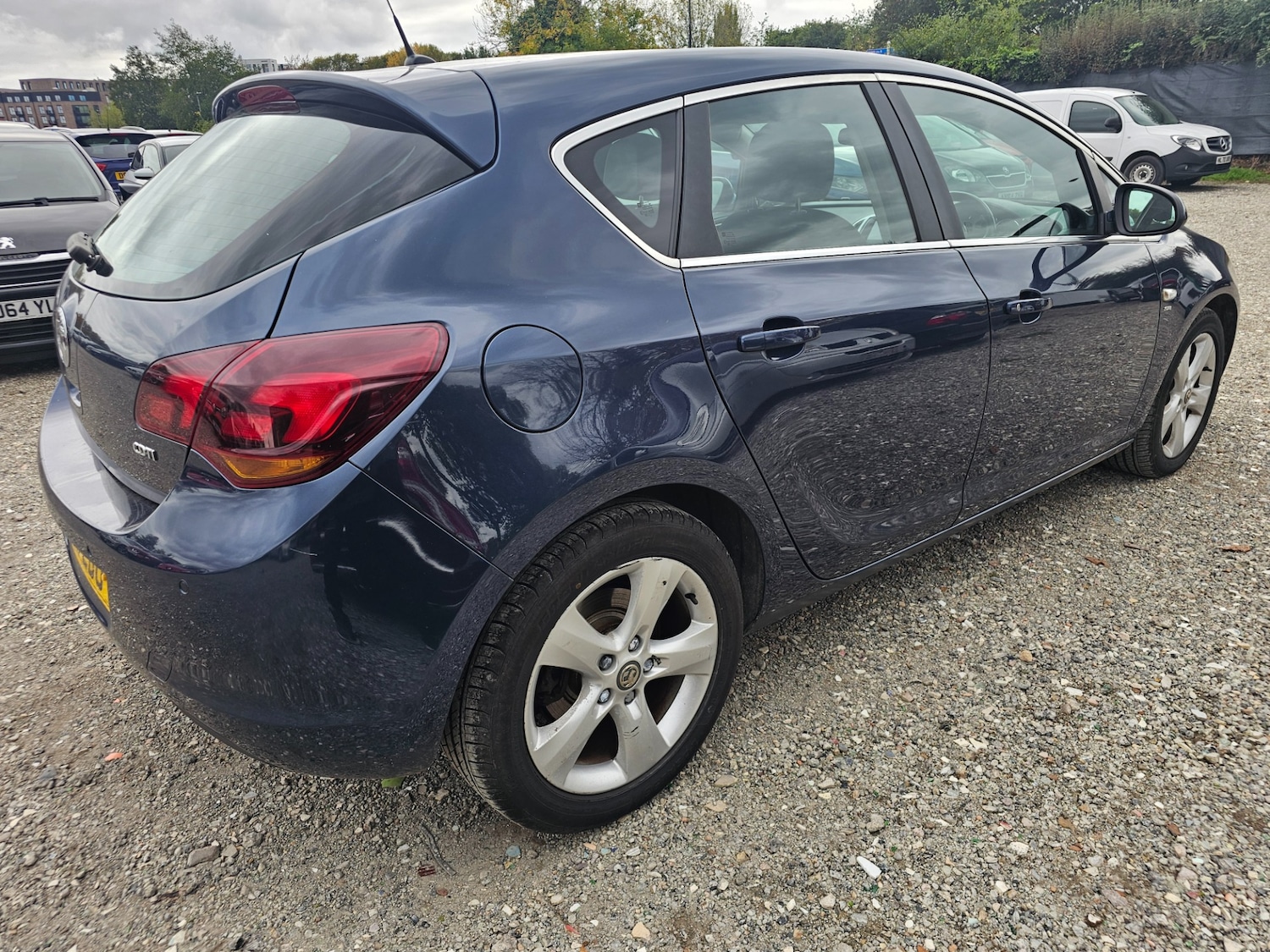 Used Vauxhall Astra 2011 for sale - 76163771: Photo 3