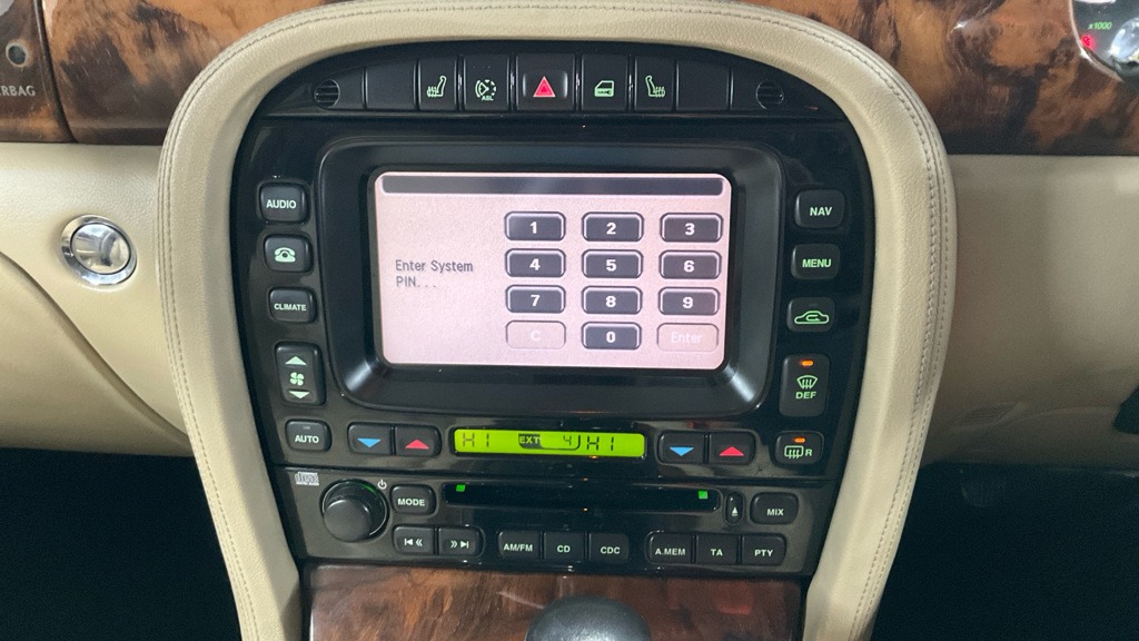 Used Jaguar XJ 2007 for sale - 77851038: Photo 8