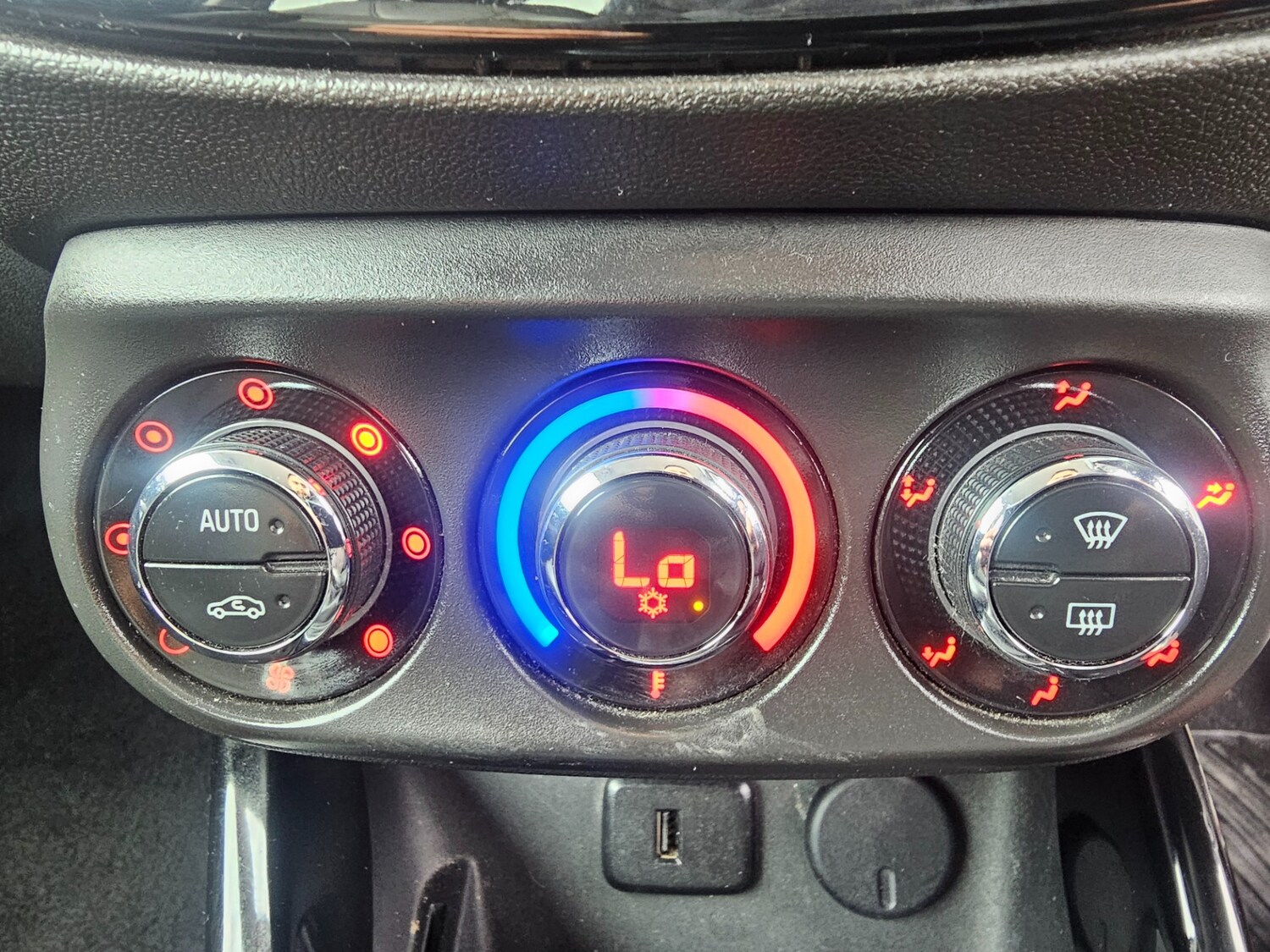 Used Vauxhall ADAM 2017 for sale - 75079388: Photo 21