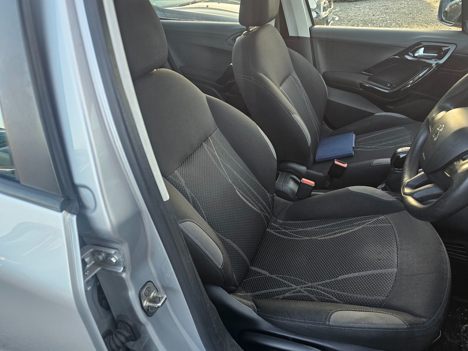 Used Peugeot 208 2014 for sale - 77162119: Photo 11