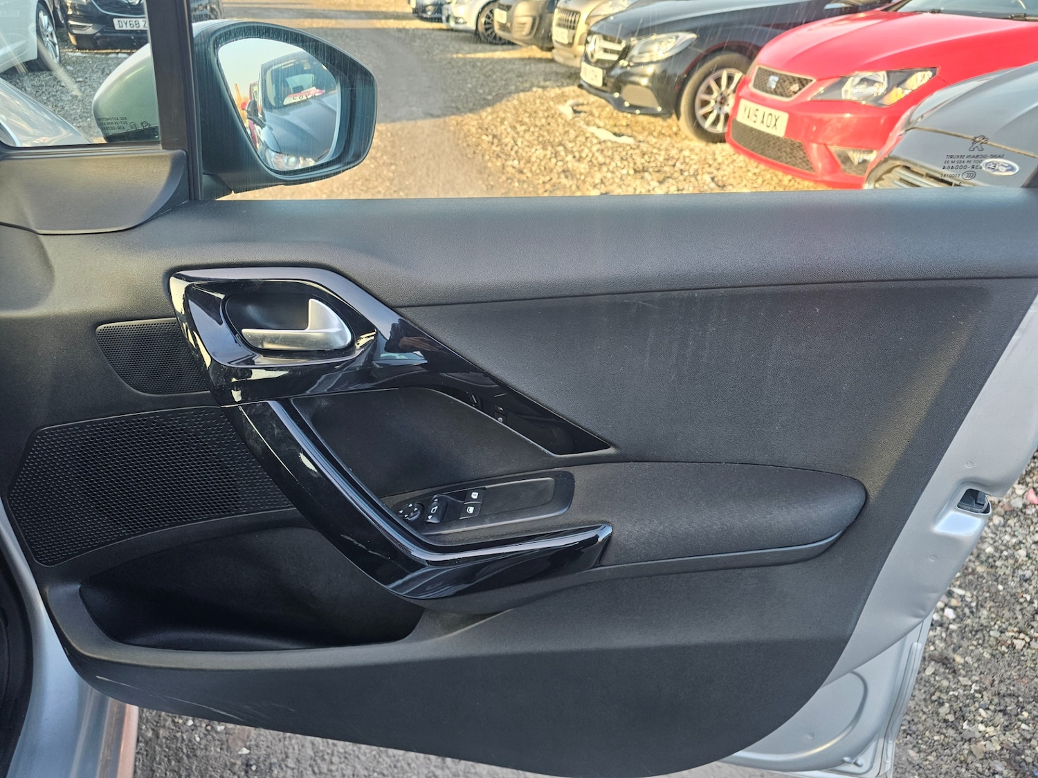 Used Peugeot 208 2014 for sale - 77162119: Photo 12