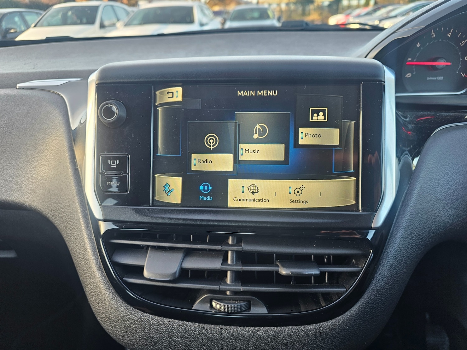 Used Peugeot 208 2014 for sale - 77162119: Photo 14