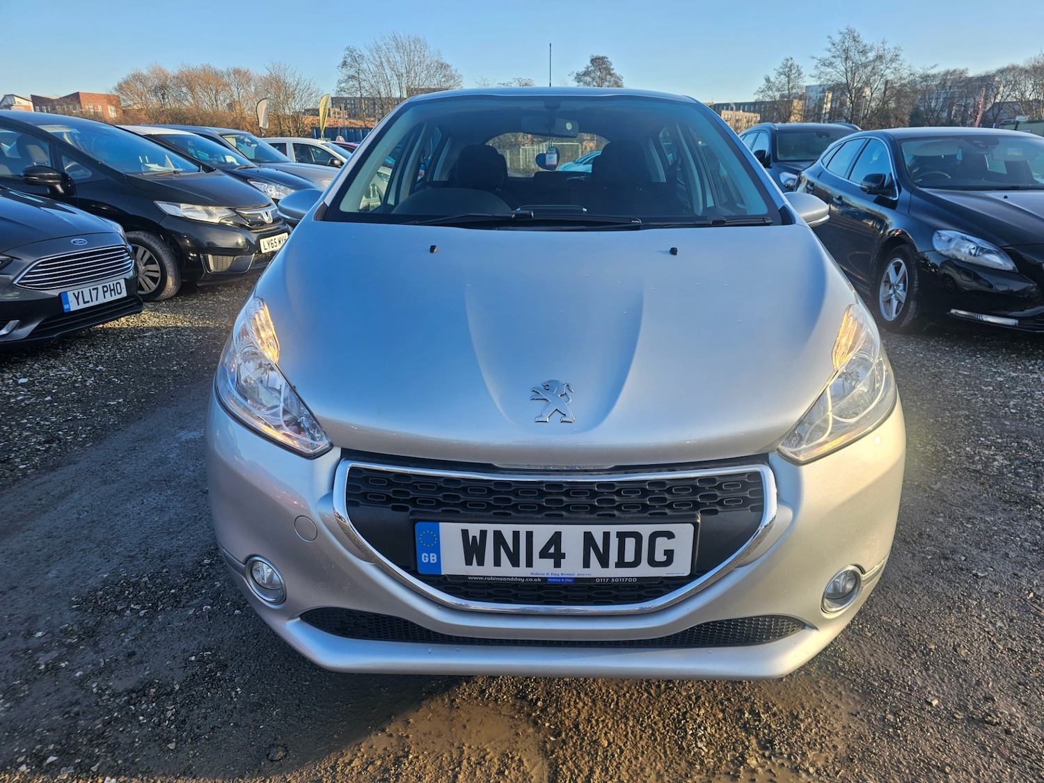 Used Peugeot 208 2014 for sale - 77162119: Photo 2