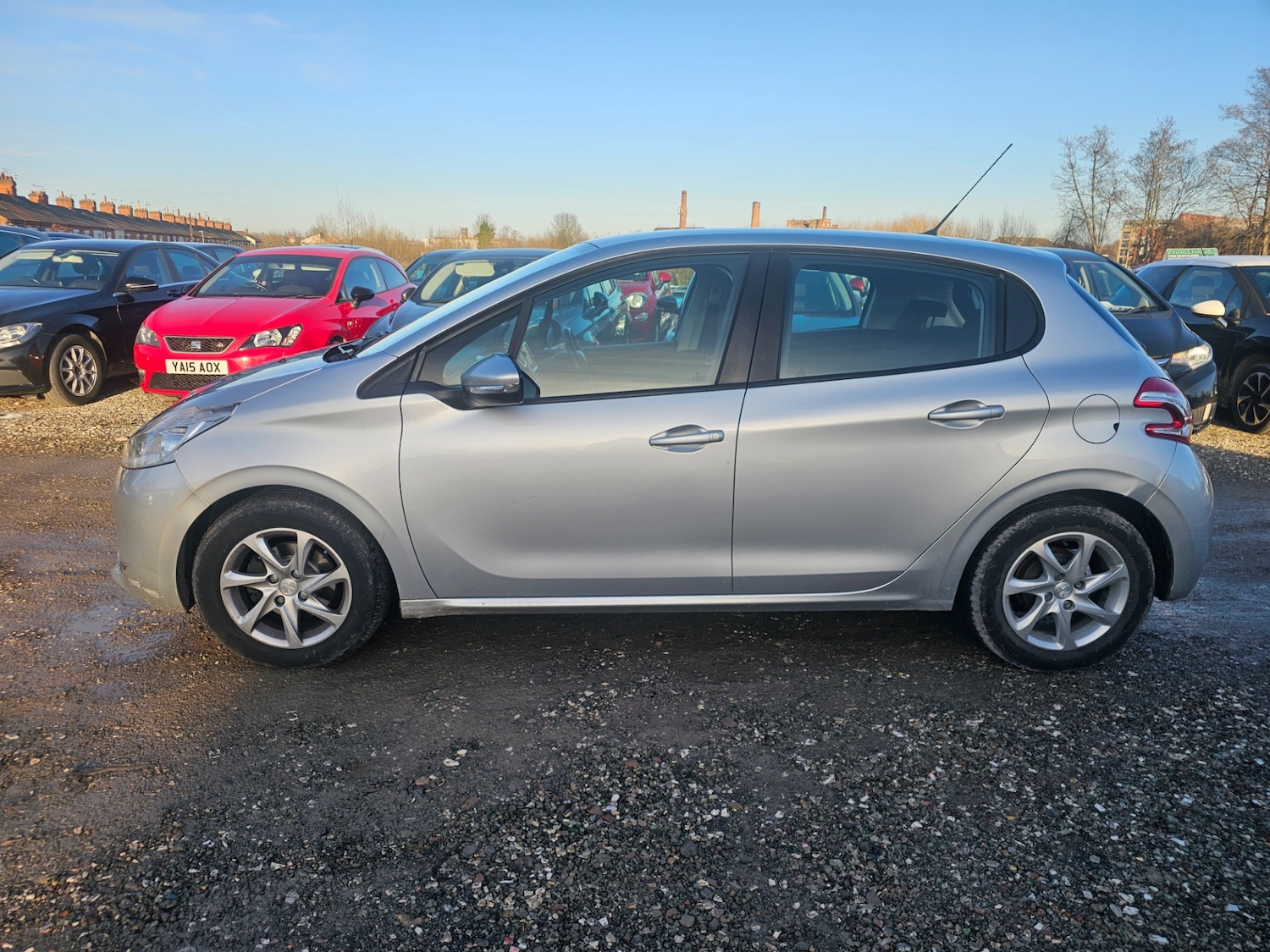 Used Peugeot 208 2014 for sale - 77162119: Photo 4