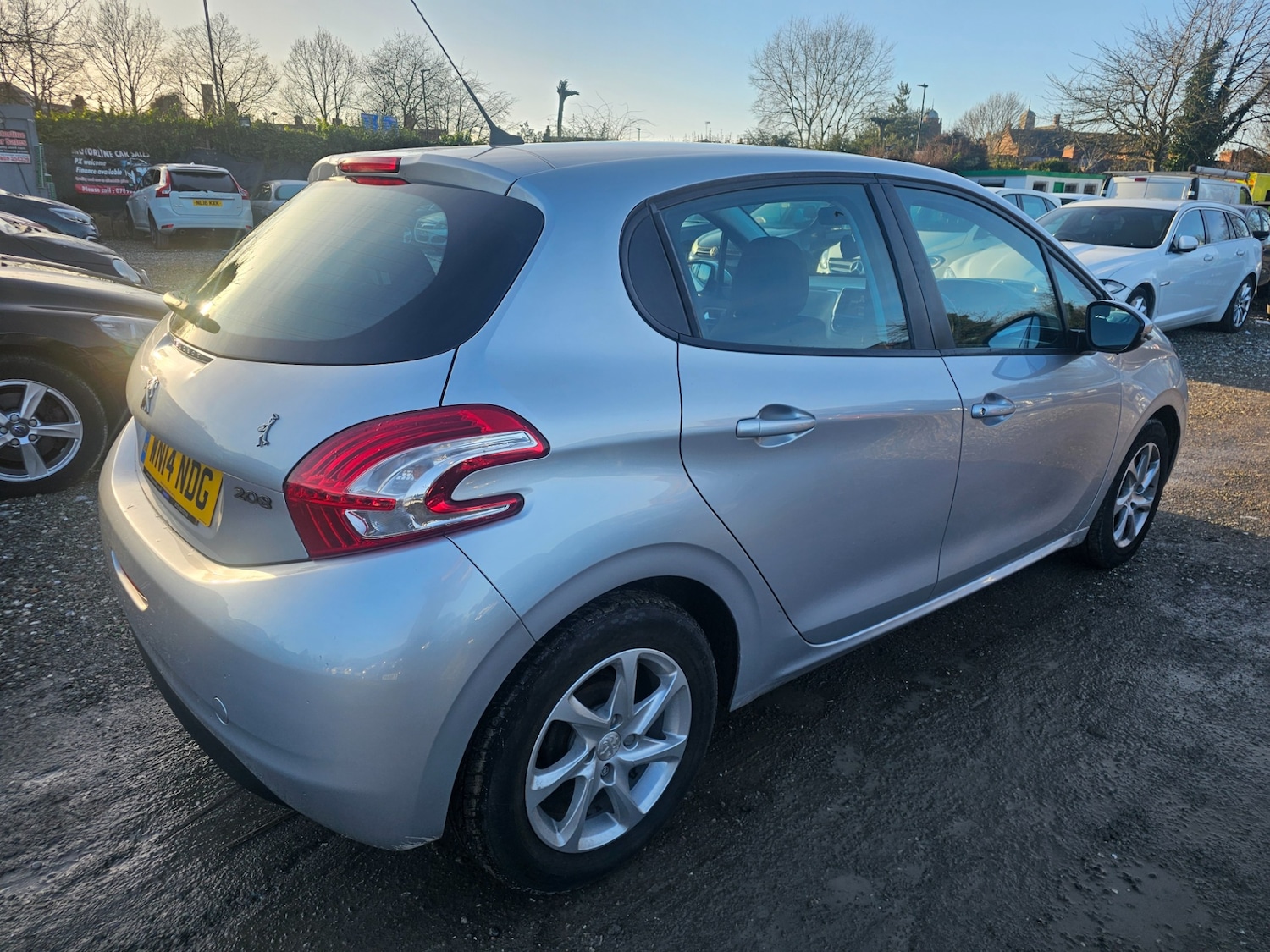 Used Peugeot 208 2014 for sale - 77162119: Photo 7