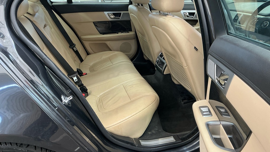 Used Jaguar XF 2015 for sale - 78071048: Photo 9