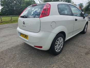 Used Fiat Punto 2015 for sale - 71552537: Photo