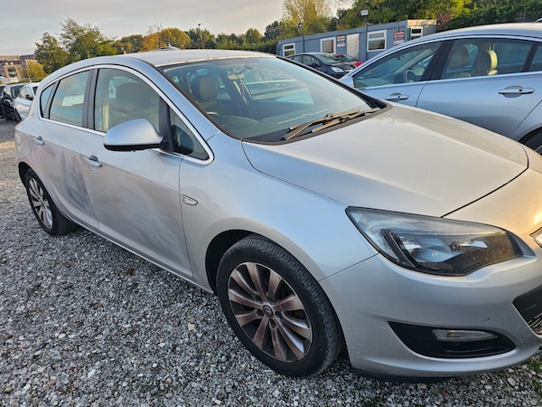 Used Vauxhall Astra 2014 for sale - 76257999: Photo 1