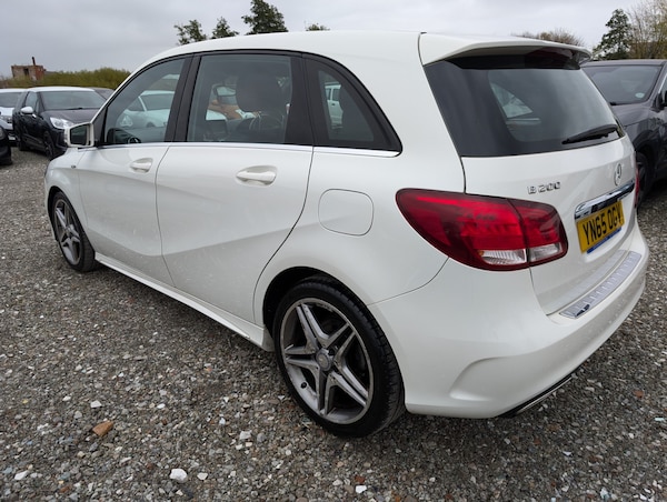 Used Mercedes-Benz B-Class 2015 for sale - 72877413: Photo 5