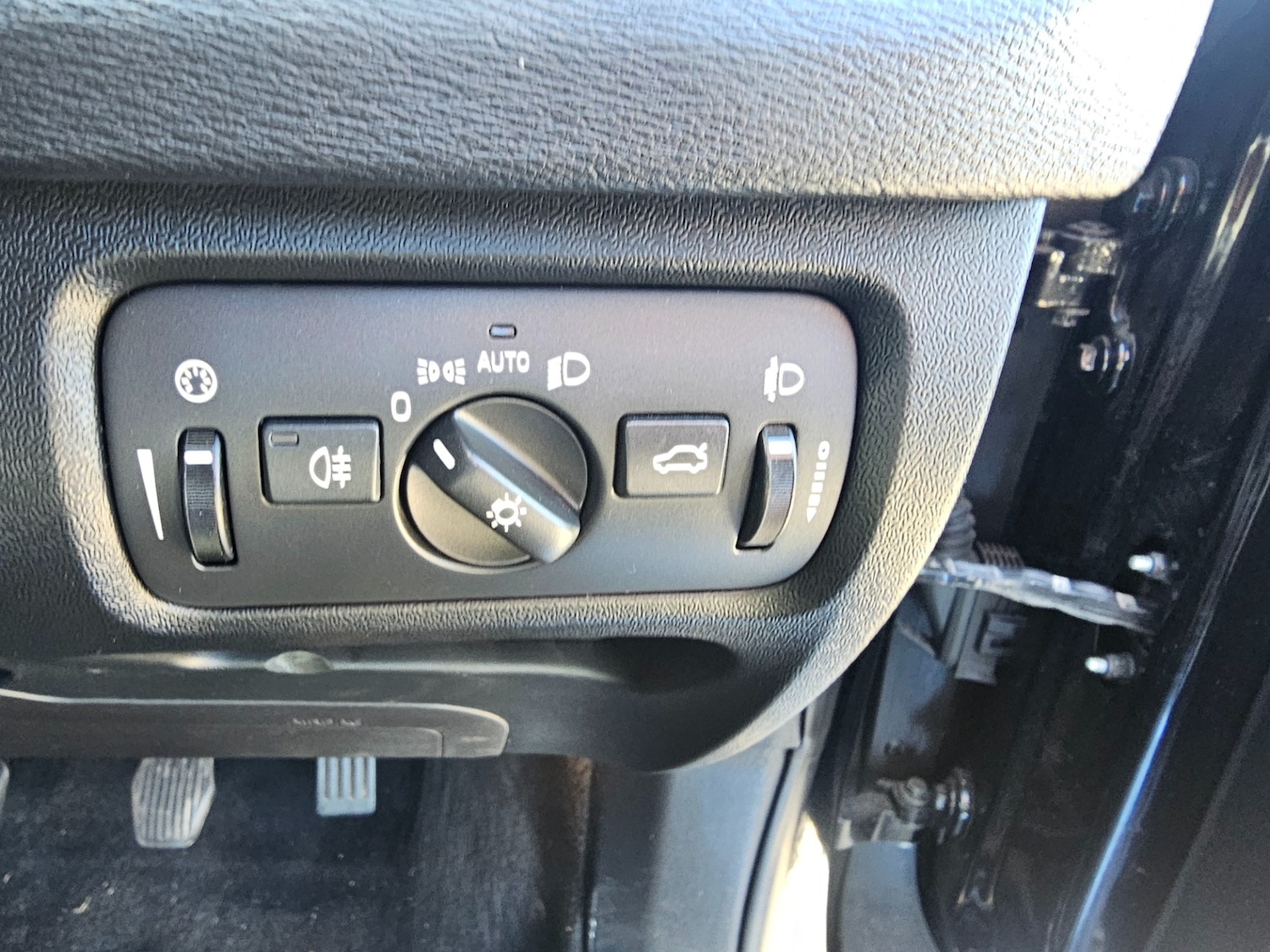 Used Volvo V40 2016 for sale - 74872863: Photo 10