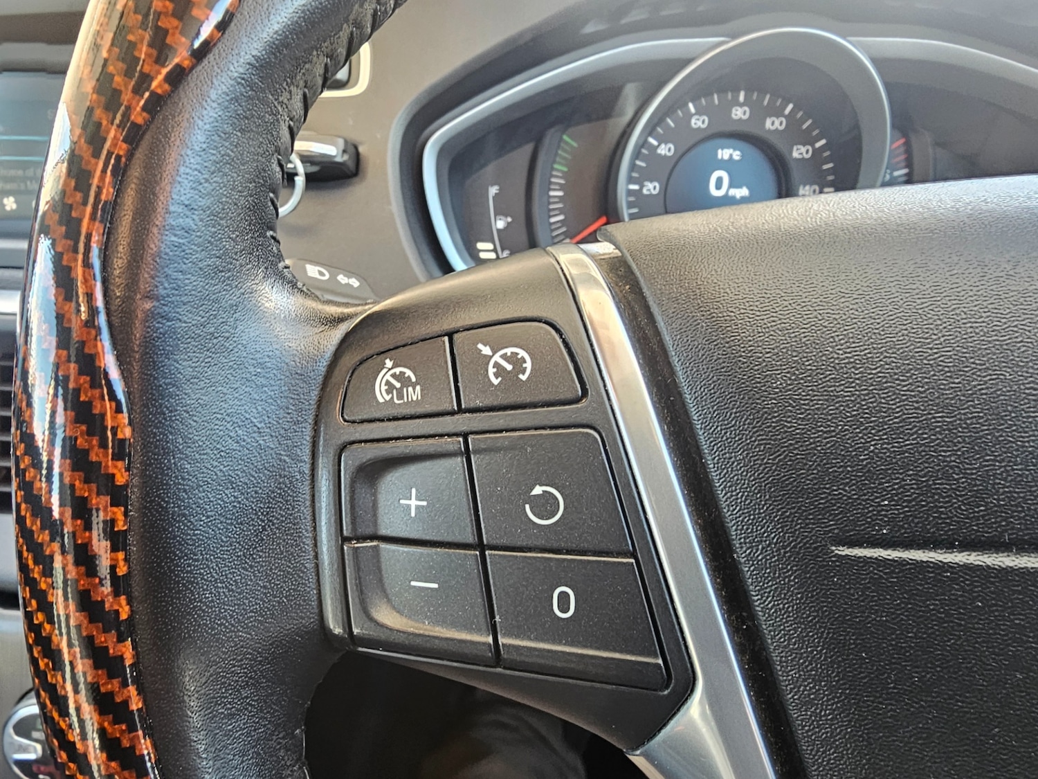 Used Volvo V40 2016 for sale - 74872863: Photo 16