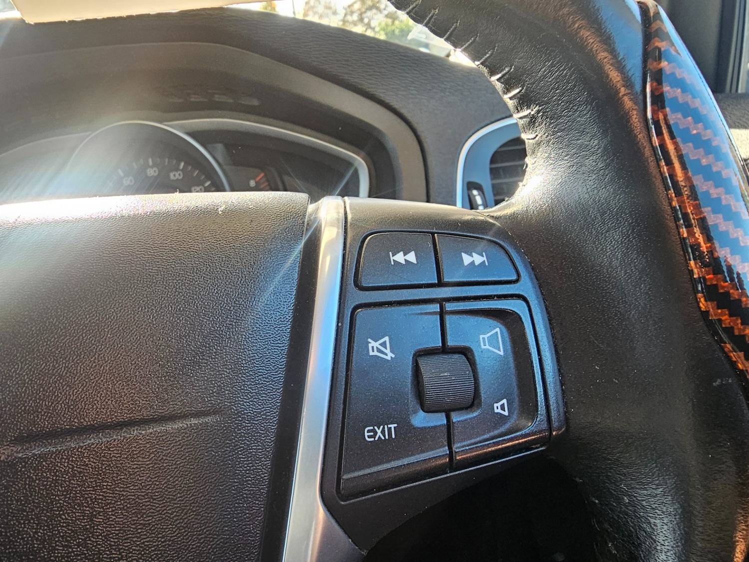 Used Volvo V40 2016 for sale - 74872863: Photo 17