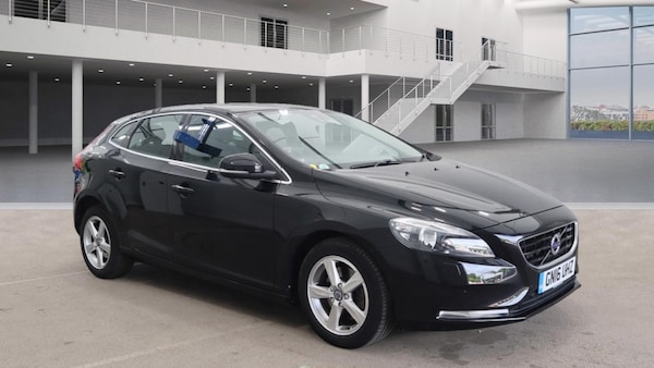 Used Volvo V40 2016 for sale - 74872863: Photo 1