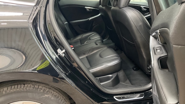 Used Volvo V40 2016 for sale - 74872863: Photo 6