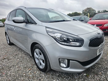 Used Kia Carens 2016 for sale - 75917744: Photo