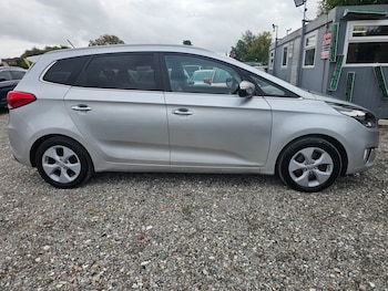 Used Kia Carens 2016 for sale - 75917744: Photo