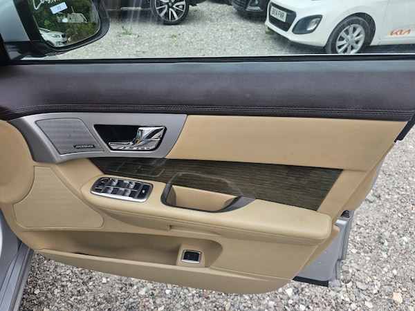 Used Jaguar XF 2012 for sale - 75138124: Photo 12