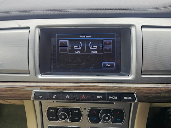 Used Jaguar XF 2012 for sale - 75138124: Photo 17