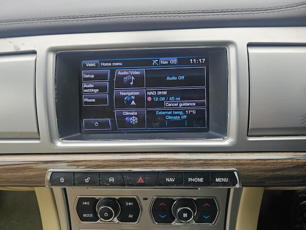 Used Jaguar XF 2012 for sale - 75138124: Photo 19