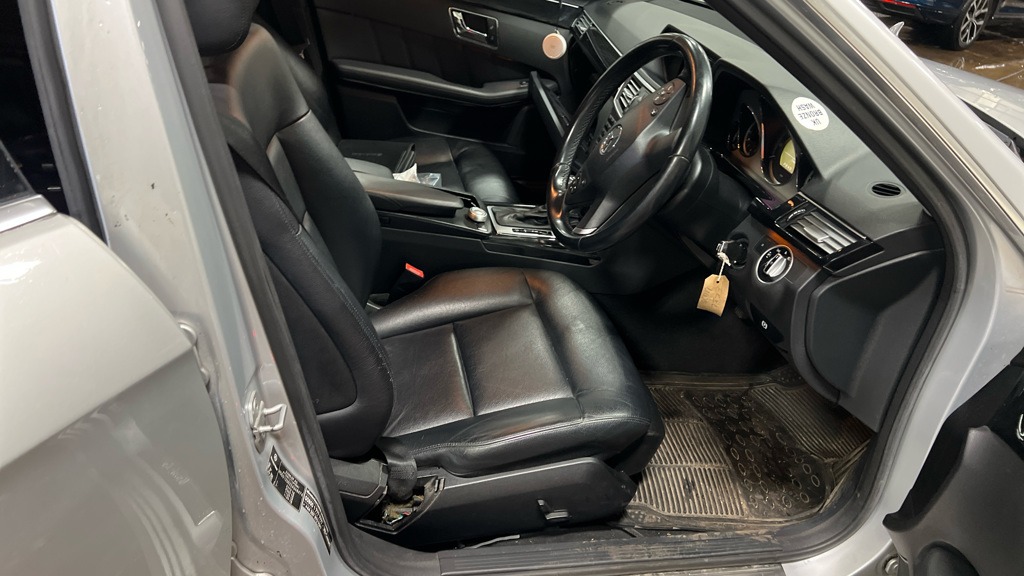 Used Mercedes-Benz E Class 2011 for sale - 77465148: Photo 10