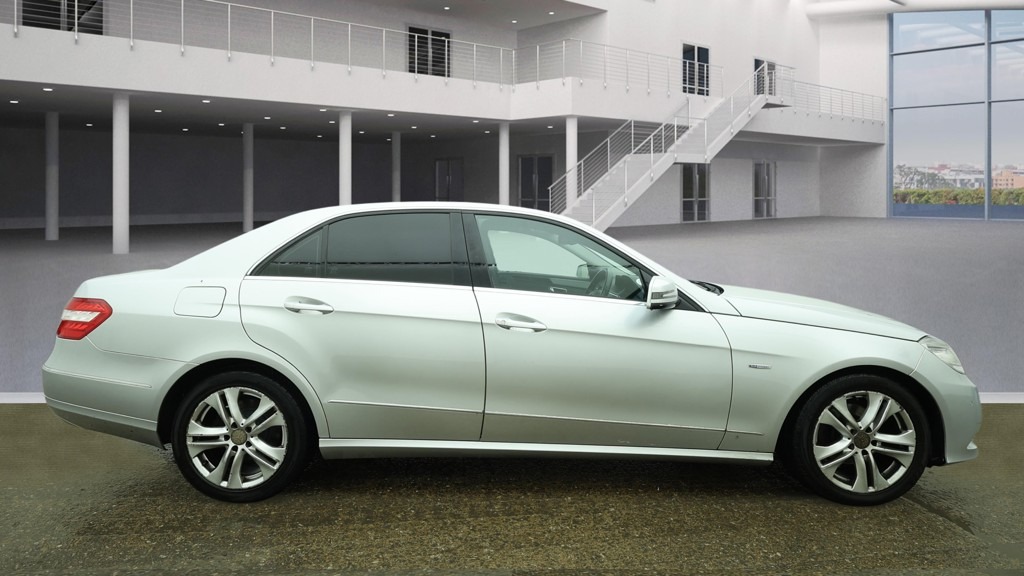 Used Mercedes-Benz E Class 2011 for sale - 77465148: Photo 6