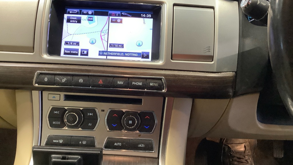 Used Jaguar XF 2012 for sale - 77106267: Photo 11