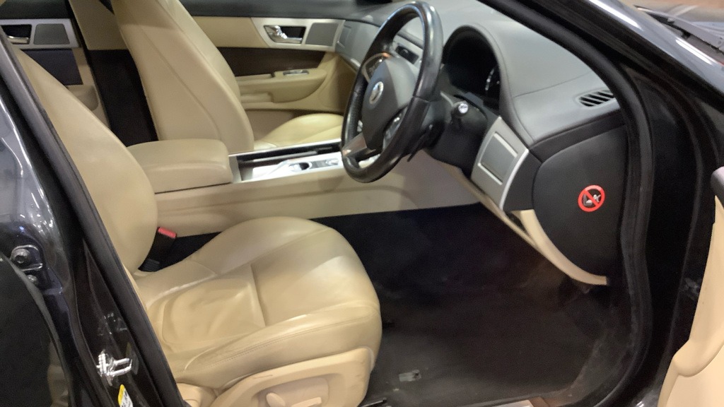 Used Jaguar XF 2012 for sale - 77106267: Photo 8