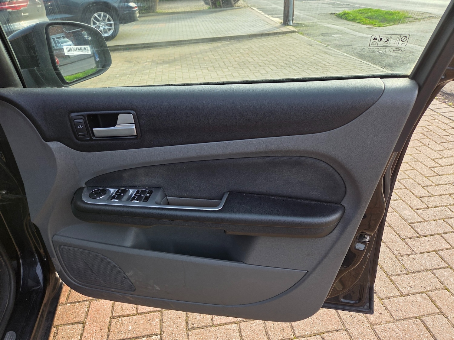 Used Ford Focus 2010 for sale - 77766150: Photo 12