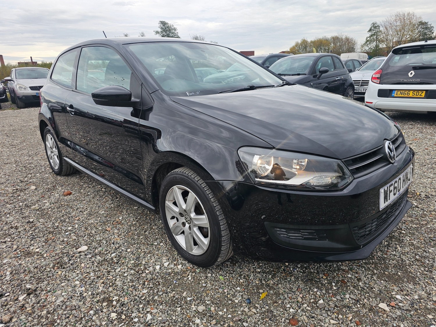 Used Volkswagen Polo 2010 for sale - 76483236: Photo 1