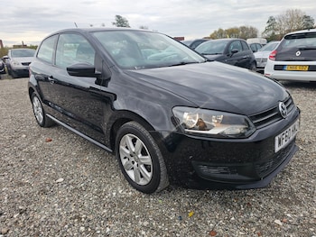 Used Volkswagen Polo 2010 for sale - 76483236: Photo