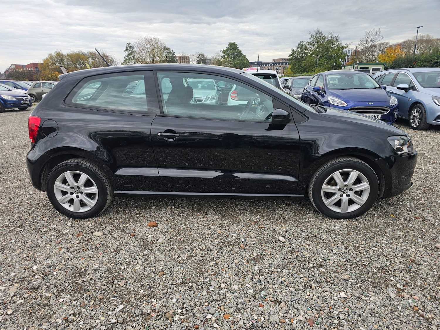 Used Volkswagen Polo 2010 for sale - 76483236: Photo 2