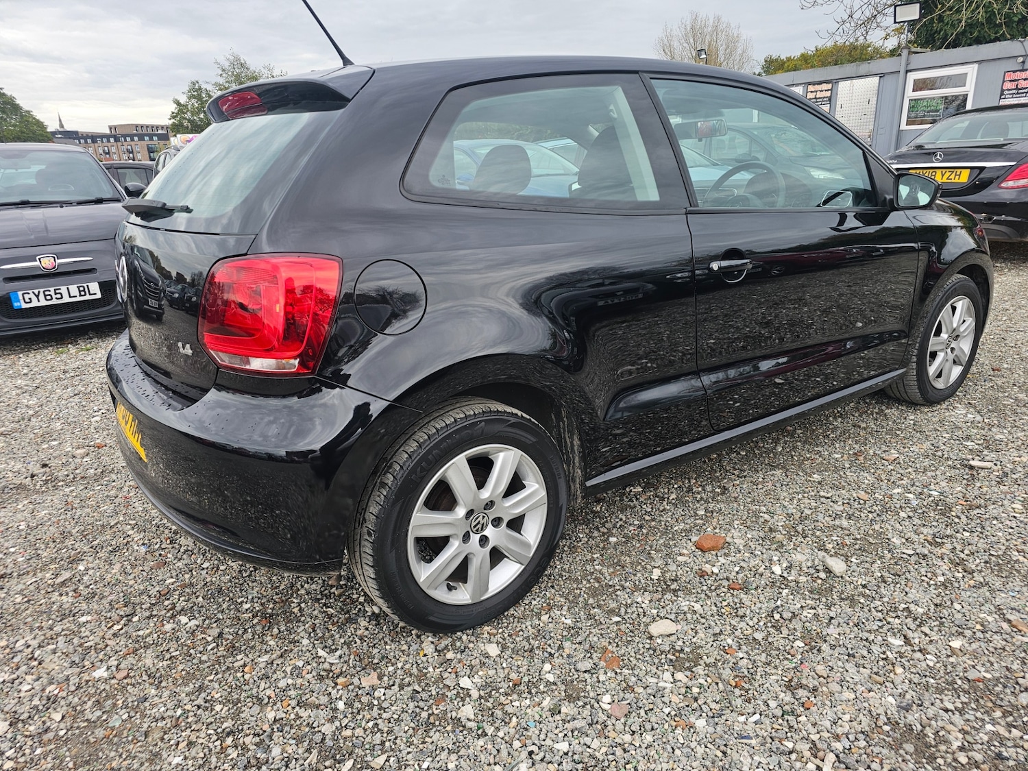 Used Volkswagen Polo 2010 for sale - 76483236: Photo 3